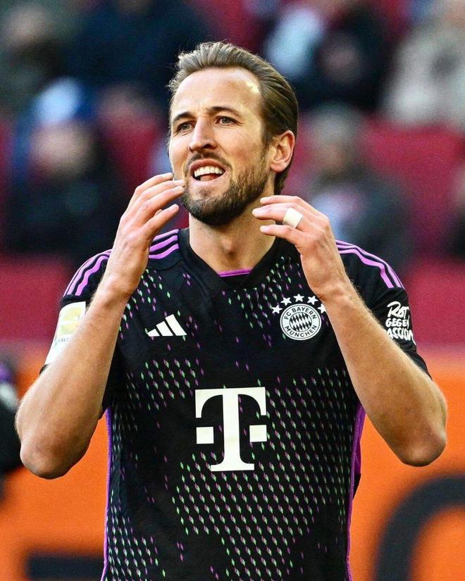 伴随着他的 伴随着他的