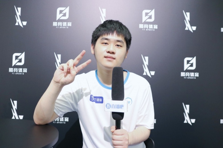 自己站在更 自己站在更